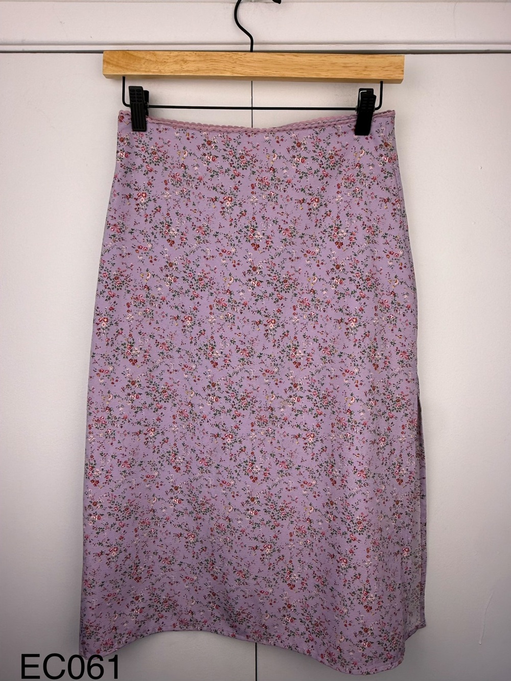 Brandy Melville John Galt Phoebe Floral Midi Skirt Lavender